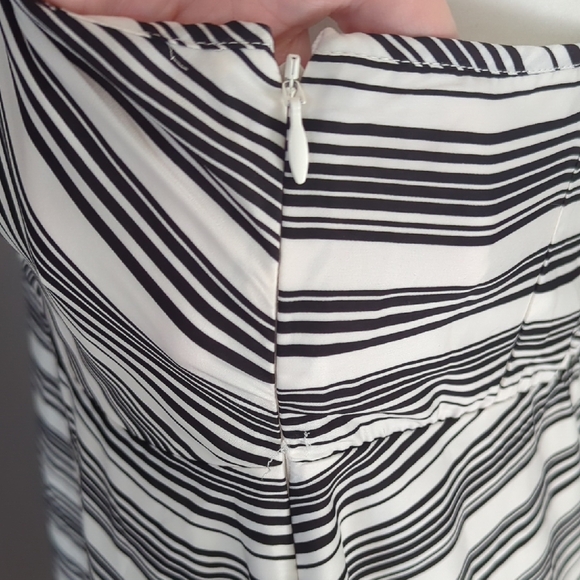 3 For $30. A Pea in the Pod Black and White Striped Sundress - Picture 4 of 13